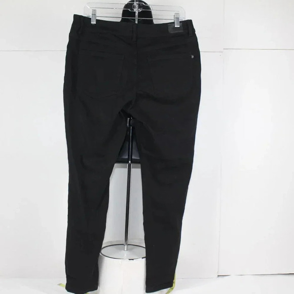 TAHARI - Picture 5 of 9